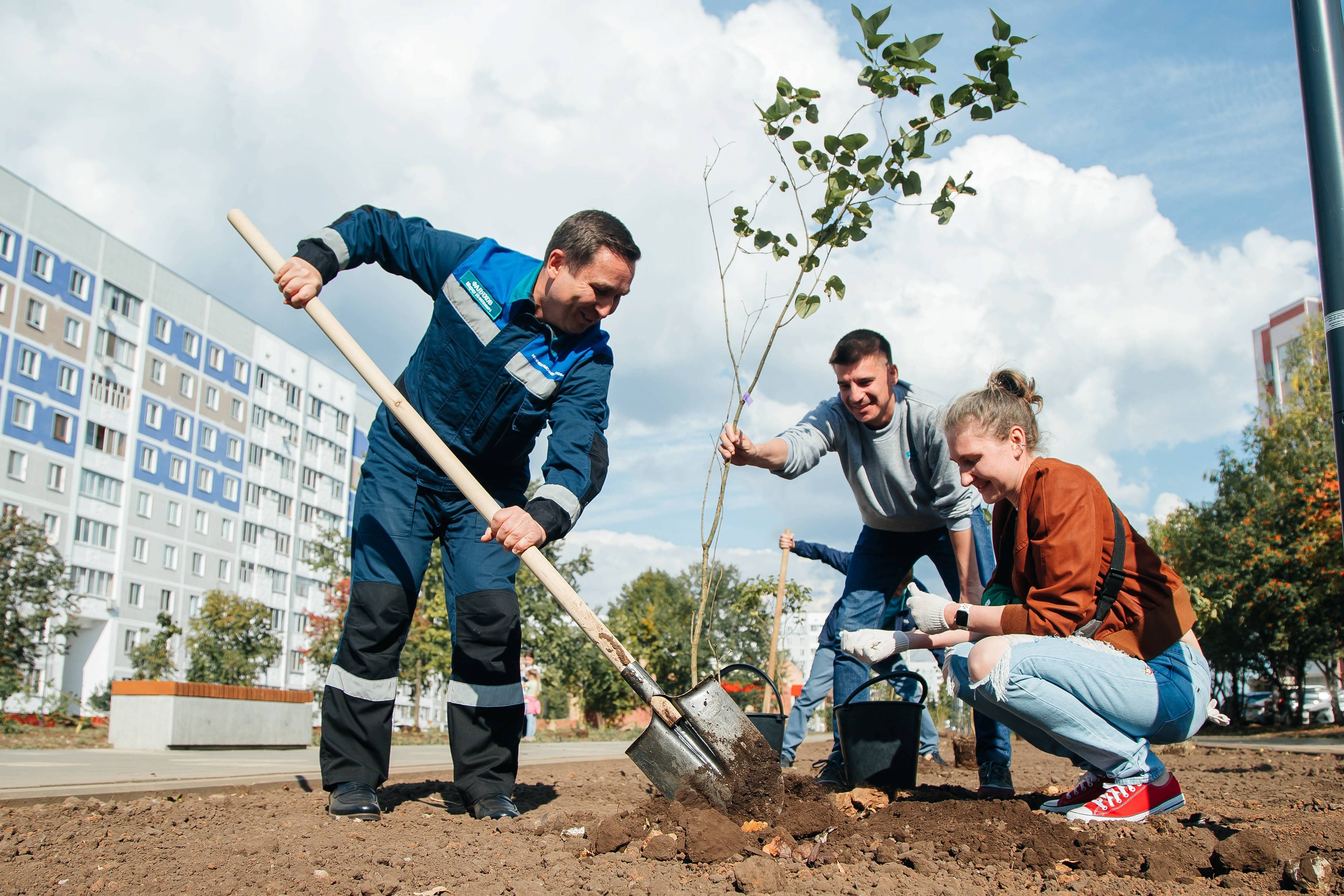 SIBUR has gifted the city of Nizhnekamsk a sprawling lilac garden